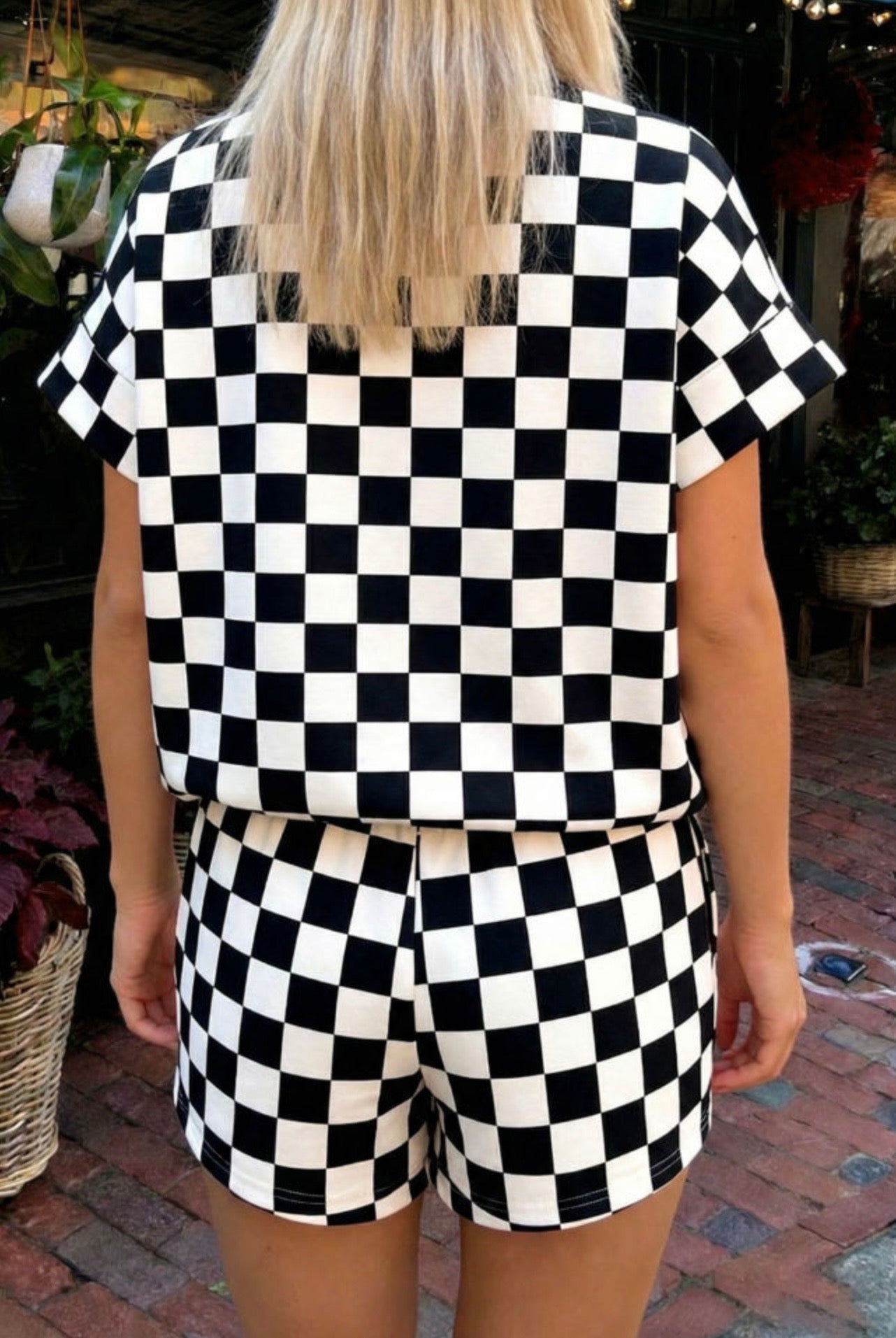 Black checkered set